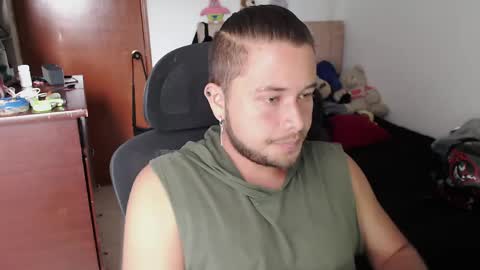 Snapshot of johanleonsweetboy chatting on 05.15.26 JOHAN independient model online show from 05.15.26