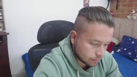 Snapshot of johanleonsweetboy chatting on 05.25.26 JOHAN independient model online show from 05.25.26
