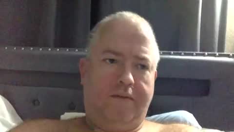 john2984292928 online show from 10.26.25