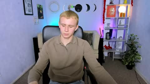Snapshot of john_lik chatting on 04.12.26 John online show from 04.12.26