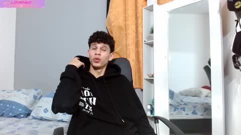 john_ssnow29 online show from 12.10.24