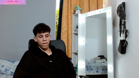 john_ssnow29 online show from 12.15.24