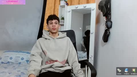 john_ssnow29 online show from 01.15.25