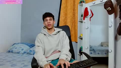 john_ssnow29 online show from 02.20.25