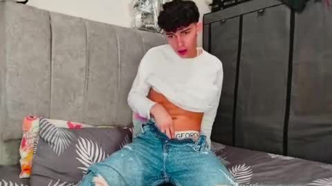 Snapshot of john_vichenso chatting on 12.10.24 John Vichenso online show from 12.10.24