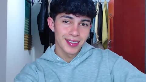 Snapshot of john_vichenso chatting on 09.10.25 John Vichenso online show from 09.10.25