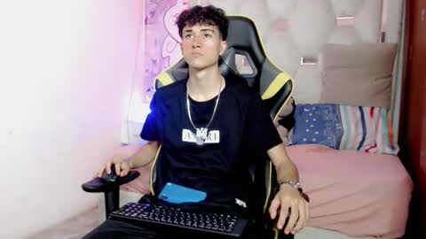 johnny_cagee online show from 12.18.25