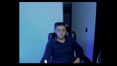 Snapshot of johnny_seens1 chatting on 11.12.25 Johnny online show from 11.12.25