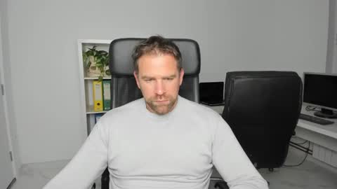 Snapshot of johnnydough82 chatting on 12.03.24 johnnydough82 online show from 12.03.24