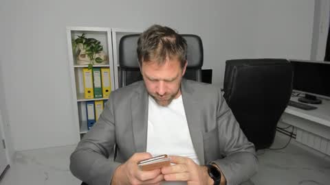 Snapshot of johnnydough82 chatting on 12.06.24 johnnydough82 online show from 12.06.24