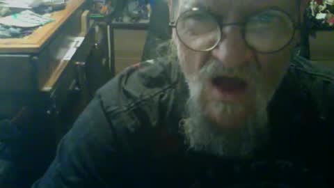 Snapshot of johnnyshung1 chatting on 11.01.25 johnnyshung1 online show from 11.01.25