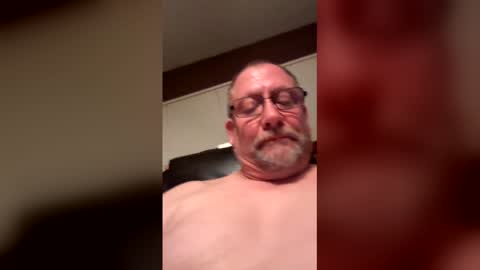 Snapshot of johnpetzoldt chatting on 04.15.26 johnpetzoldt online show from 04.15.26