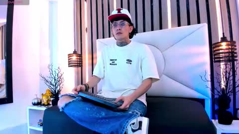 johnsonisaac94  online show from 01.18.26