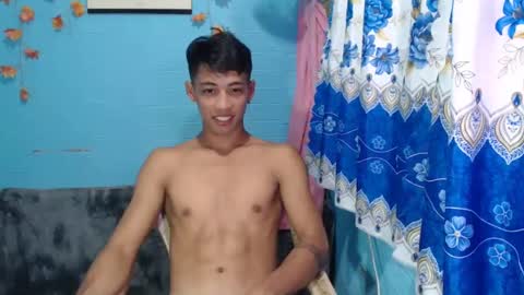 Snapshot of johnydestroyer chatting on 02.04.25 johnydestroyer online show from 02.04.25