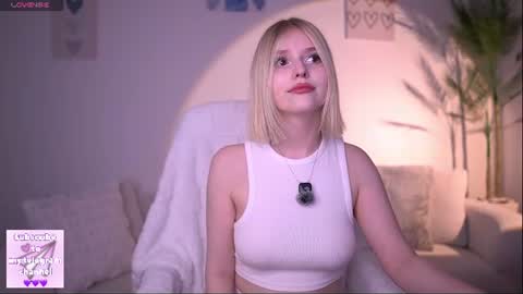Snapshot of joice_queen chatting on 07.08.26 Paula online show from 07.08.26