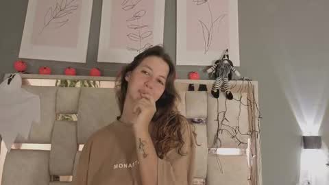 jolie_lov online show from 10.24.25