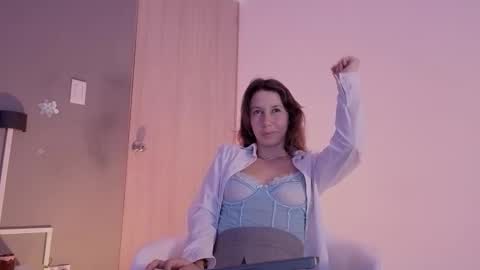 jolie_lov online show from 11.28.25