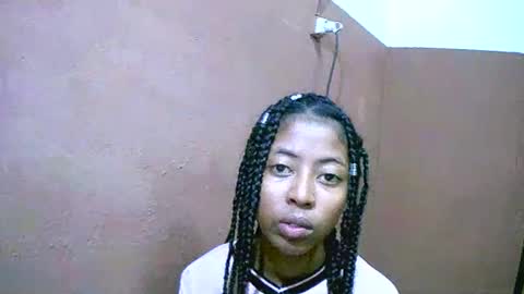 Snapshot of joliekah27 chatting on 02.28.25 joliekah27 online show from 02.28.25