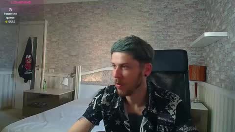 Snapshot of jonahshaw chatting on 06.04.26 JonahShaw online show from 06.04.26