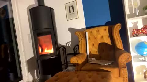 Snapshot of jonasdruck chatting on 10.29.25 jonasdruck online show from 10.29.25