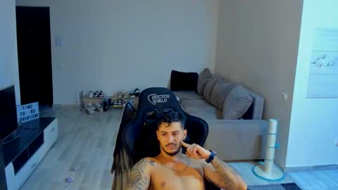 jonnyporn1 online show from 11.20.25