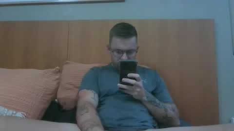 Snapshot of jonoy1995 chatting on 12.02.24 jonoy1995 online show from 12.02.24