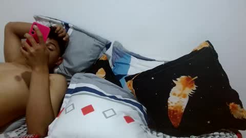 Snapshot of jose_ruiz1 chatting on 03.10.25 jose y carolina online show from 03.10.25