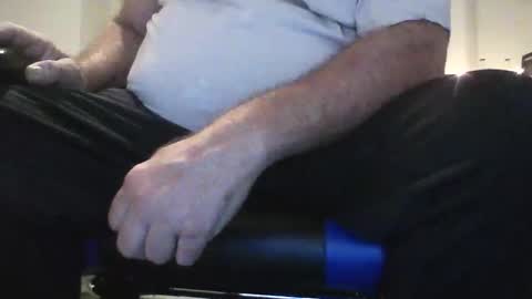 Snapshot of josehosebb chatting on 12.31.24 josehosebb online show from 12.31.24