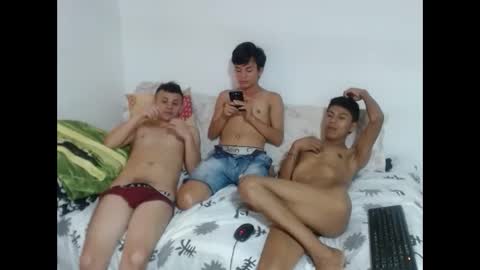 Snapshot of joseph_and_thomas chatting on 02.18.25 thomas y joseph online show from 02.18.25