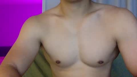 Snapshot of joshasian0713 chatting on 10.22.25 joshasian0713 online show from 10.22.25