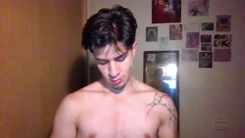 Snapshot of jotarojas1 chatting on 01.05.25 jotarojas1 online show from 01.05.25