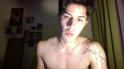 Snapshot of jotarojas1 chatting on 01.06.25 jotarojas1 online show from 01.06.25