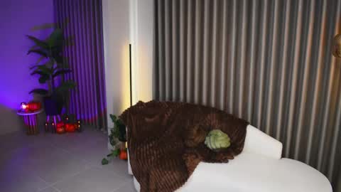 Snapshot of jovanna_smyth chatting on 10.27.25 Jov online show from 10.27.25