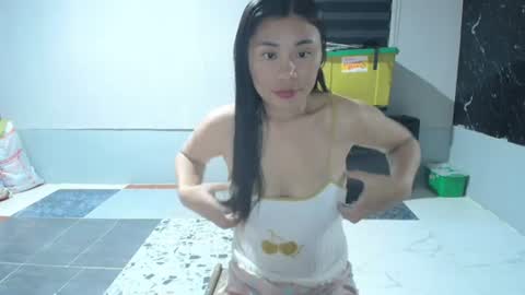 Snapshot of jove_thefoxgirl chatting on 06.19.26 lyn online show from 06.19.26