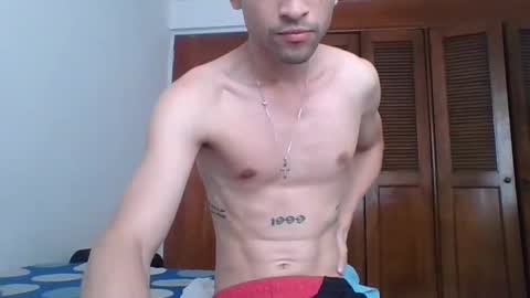 Snapshot of jovenvergonguapo09 chatting on 01.04.25 Van Helsing online show from 01.04.25