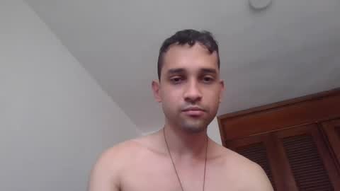Snapshot of jovenvergonguapo09 chatting on 06.25.26 Van Helsing online show from 06.25.26