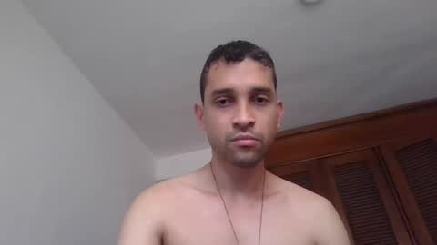 Snapshot of jovenvergonguapo09 chatting on 06.26.26 Van Helsing online show from 06.26.26