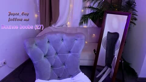 Snapshot of joyce_coy chatting on 01.11.25 Joyce online show from 01.11.25