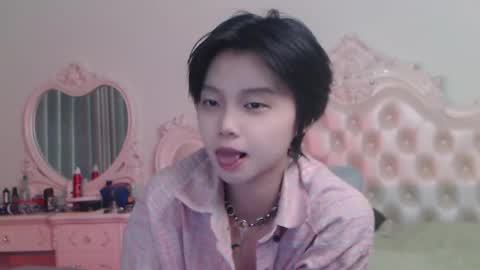 Snapshot of joycekay chatting on 04.27.26 joycekay online show from 04.27.26