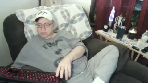 Snapshot of jpmel99 chatting on 02.15.25 jpmel99 online show from 02.15.25