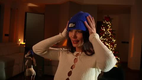 Jennifer Diaz online show from 01.04.25