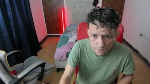 Snapshot of juan_and_luke chatting on 04.06.26 juan_and_luke online show from 04.06.26