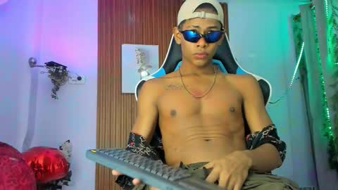 juan_contreras7 online show from 09.18.25