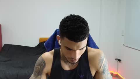 juan_gomez_1 online show from 11.19.25