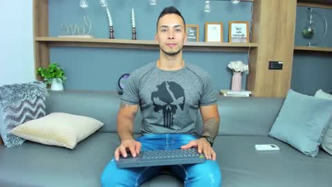 Snapshot of juan_muscle chatting on 03.05.25 juan_muscle online show from 03.05.25