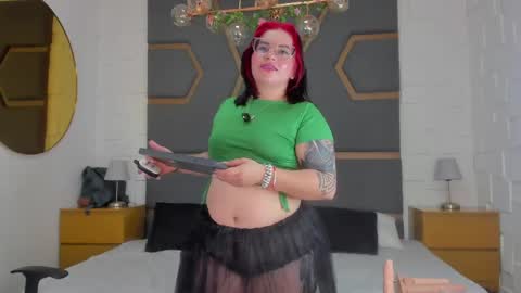 Juana Valkiria online show from 05.12.26