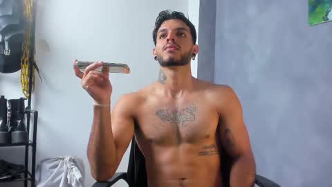 Juan Esteban online show from 02.05.26