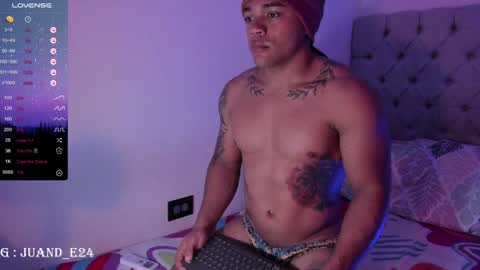independent model online show from 12.16.24
