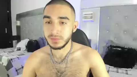 Juan Diego Uribe online show from 01.12.25