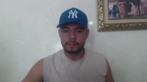 Snapshot of juanfe_style chatting on 05.18.26 juanfe_style online show from 05.18.26